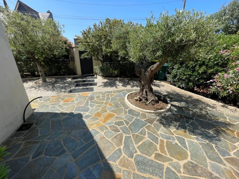 Entree de maison dallage pierres naturelles - Quimper Brest