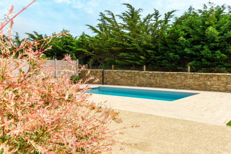 Piscine beton 7 metres volet immerge - Quimper Brest